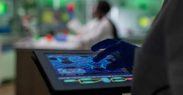 La industria farmacéutica, clave en la transición energética para alcanzar un futuro sostenible